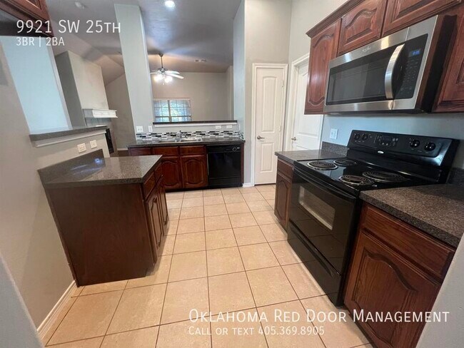 Building Photo - 9921 SW 25th-