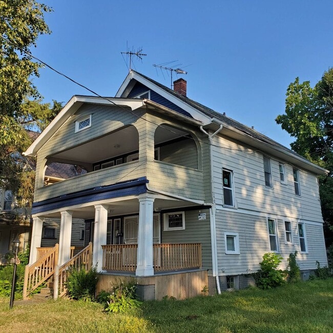 Building Photo - 12098 Chesterfield Ave