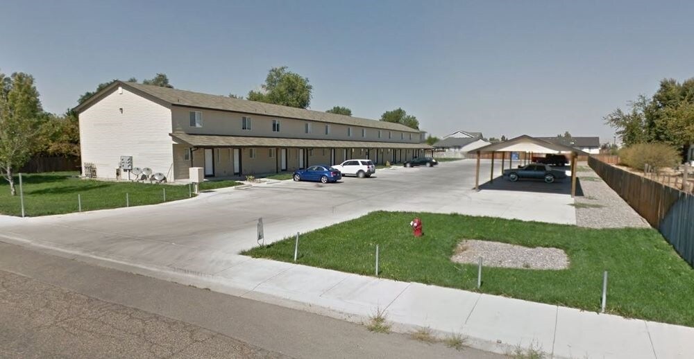 Primary Photo - 920-942 Foster Ave