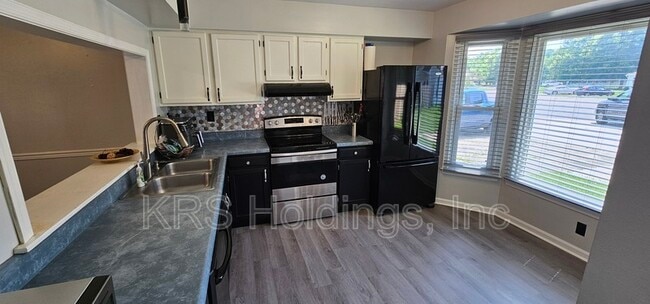 Building Photo - 710 Brook Meadow Ct