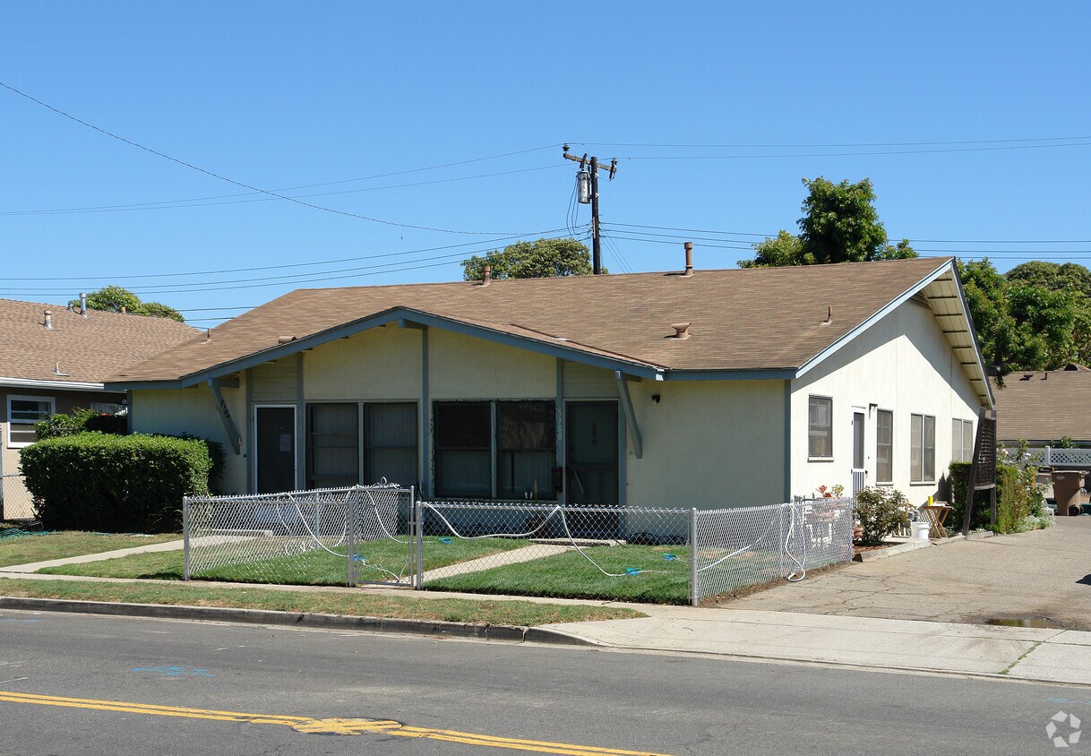 Building Photo - 5980-5988 Woodland St