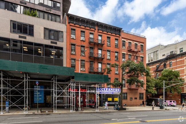 Building Photo - 448 E 87th St