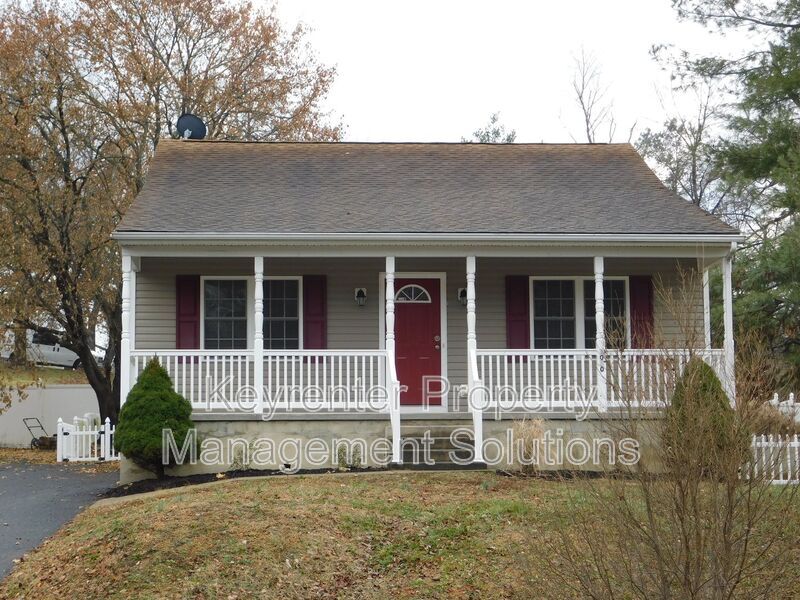 Primary Photo - 1050 B St