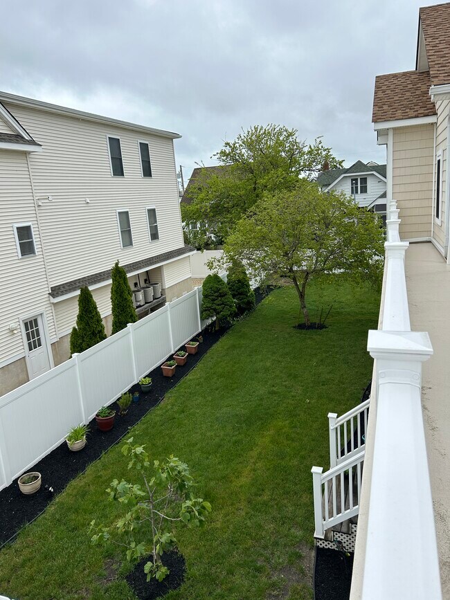 Foto del edificio - 124 E Sweetbriar Rd