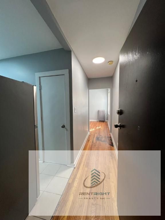 Building Photo - 348 W 74th St