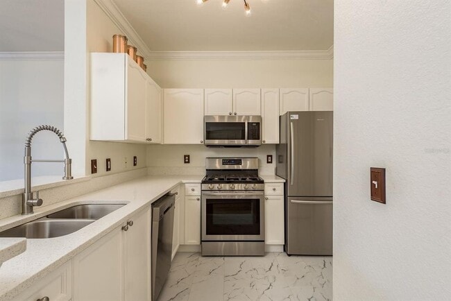 Building Photo - 2749 Via Cipriani