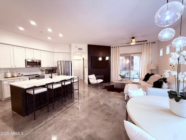 Foto del edificio - 11000 N 77th Pl