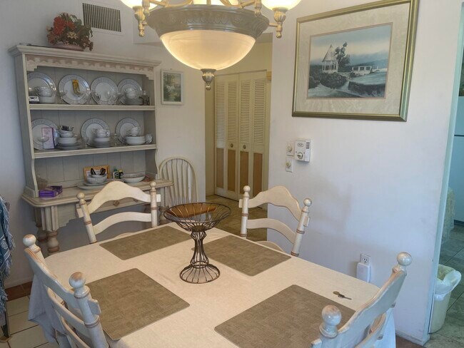 Foto del edificio - 4 W Greenway Dr