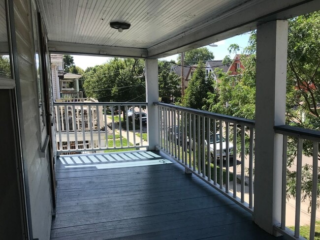 Building Photo - Large House Located on Jenifer St in the M...