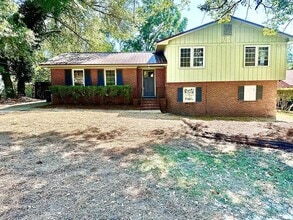 Building Photo - 352 Henson Dr