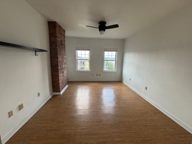 Building Photo - 3037 Pulawski Wy