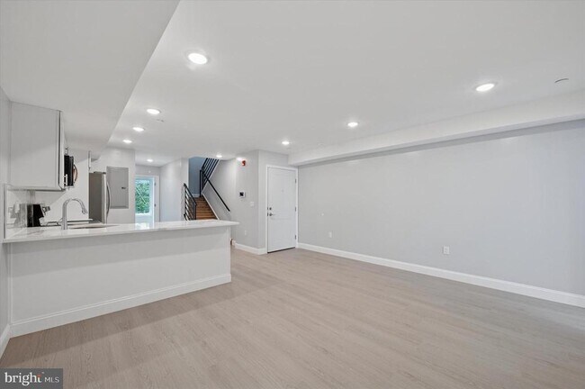 Foto del edificio - 2405 Ridge Ave
