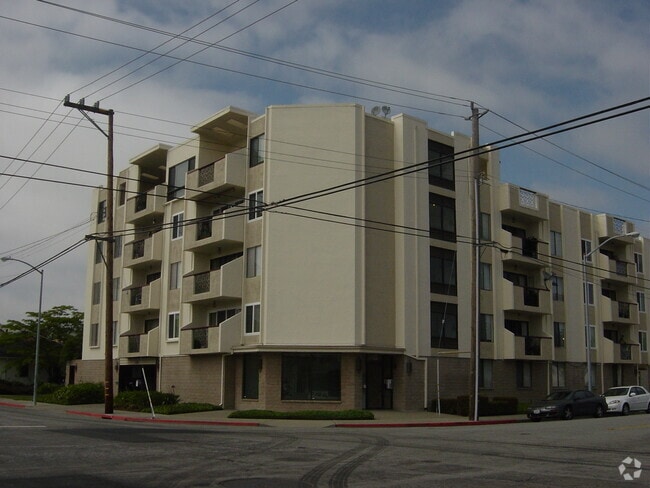 Building Photo - 398 Parrott St