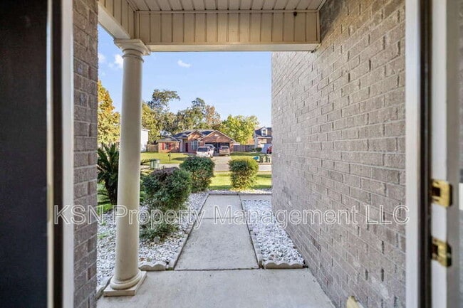 Building Photo - 123 Salt Landing Cir