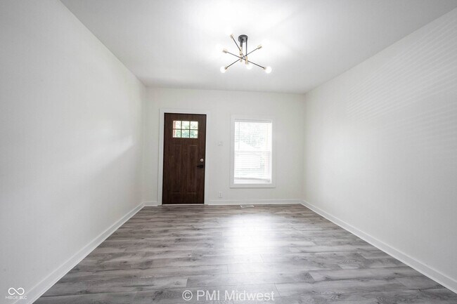 Foto del edificio - 428 N Bradley Ave