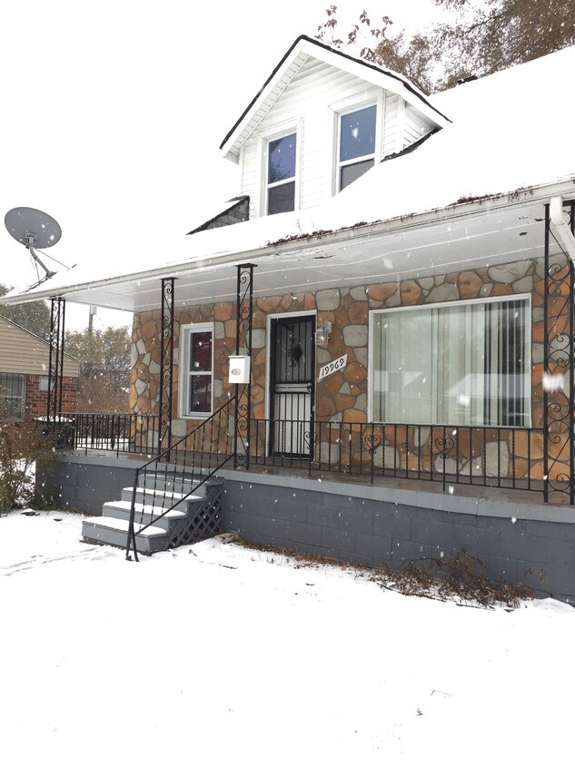 Primary Photo - 19969 Wyoming Ave