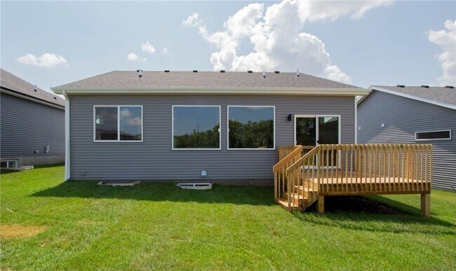 Building Photo - Beautiful 4 Bed Ranch Home w/ fully finish...