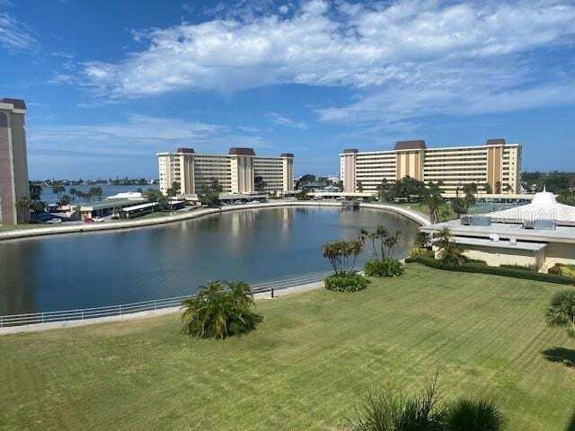 Foto del edificio - 4575 Cove Cir