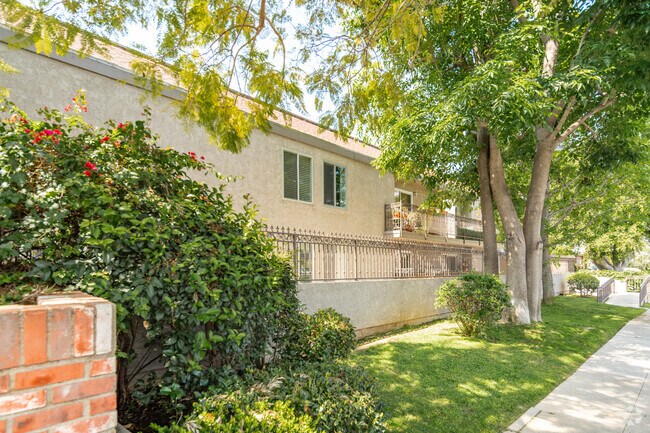 Exterior - 1125 Pico Blvd