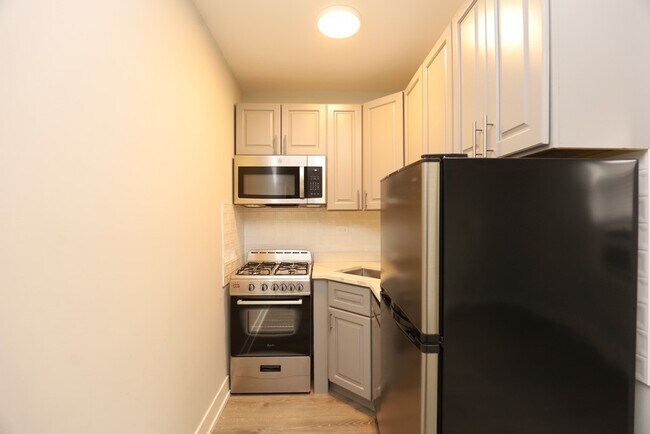 Foto del edificio - 525 W Belmont Ave