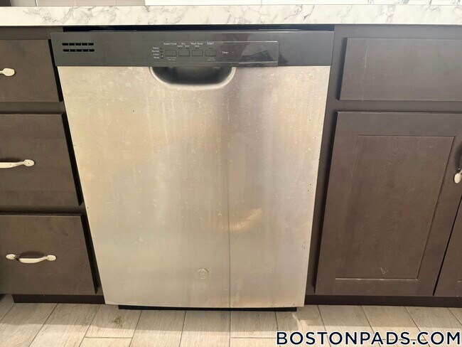 Building Photo - 80 Gardner St