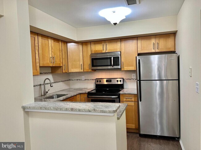 Building Photo - 302 Worthington Dr