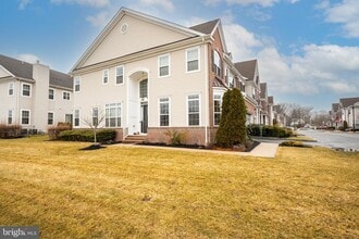 Building Photo - 1802 Yearling Ct