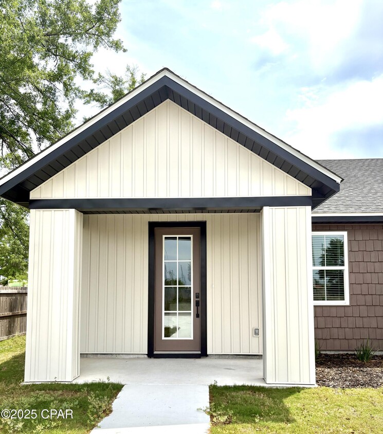 Foto principal - 2332 E 19th Pl