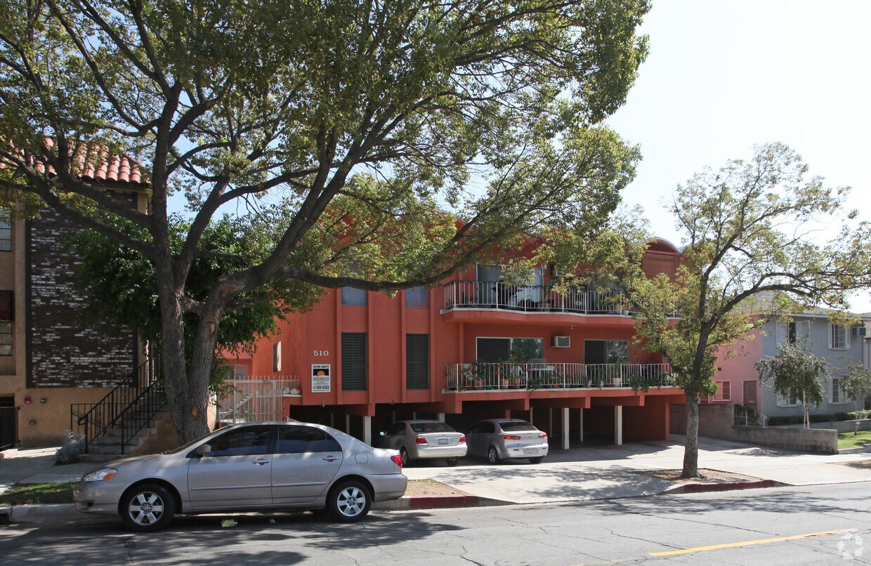 Foto del edificio - 510 E Cypress Ave