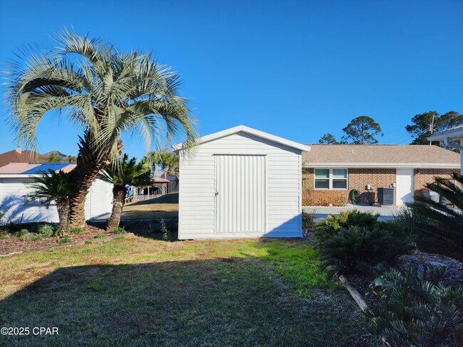 Foto del edificio - 322 Greenwood Cir