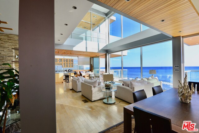 Foto del edificio - 24826 Malibu Rd