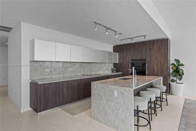 Foto del edificio - 3131 NE 7th Ave