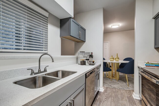 Cocina del apartamento - Heritage at Clear Creek
