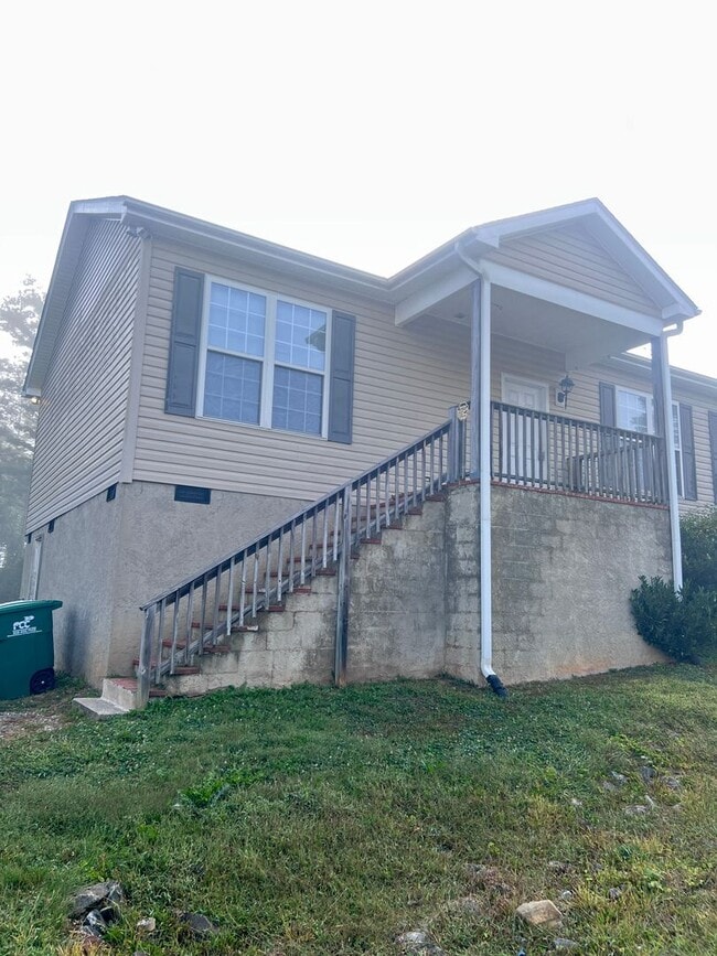 Building Photo - 27 Spicewood Rd