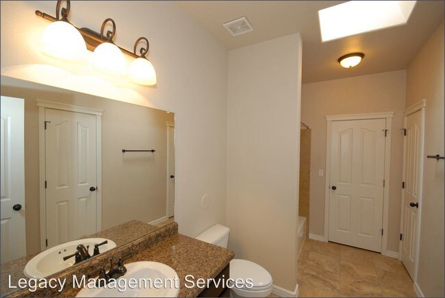 Building Photo - 5529 Valley Maple Dr