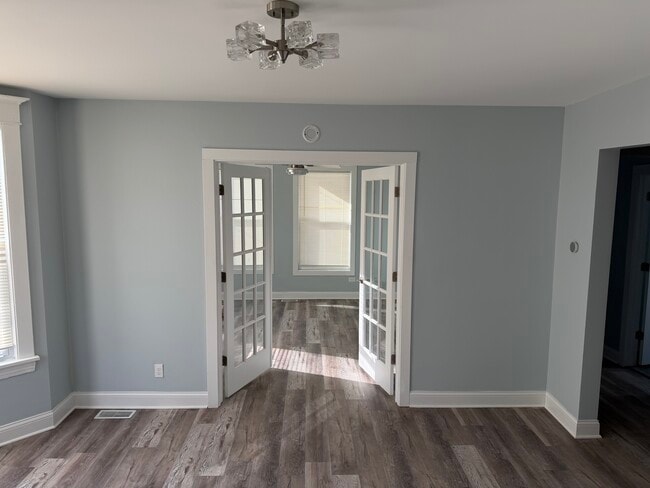 Building Photo - 218 S 14th Ave