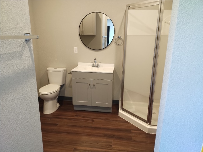 Building Photo - 5833 Homewood Dr