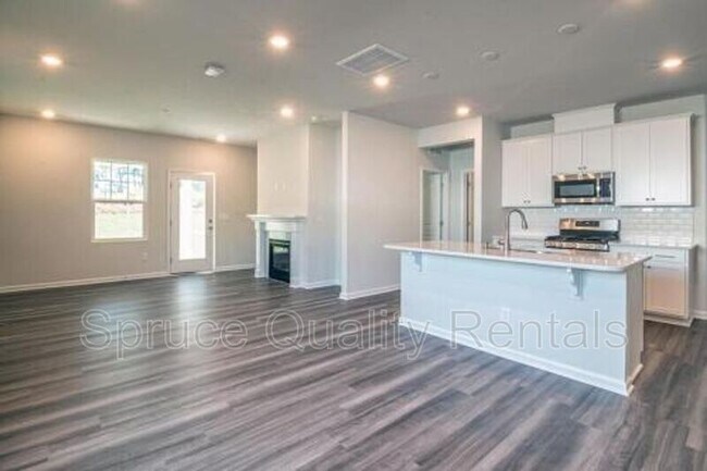 Foto del edificio - 105 Silver Fir Ln