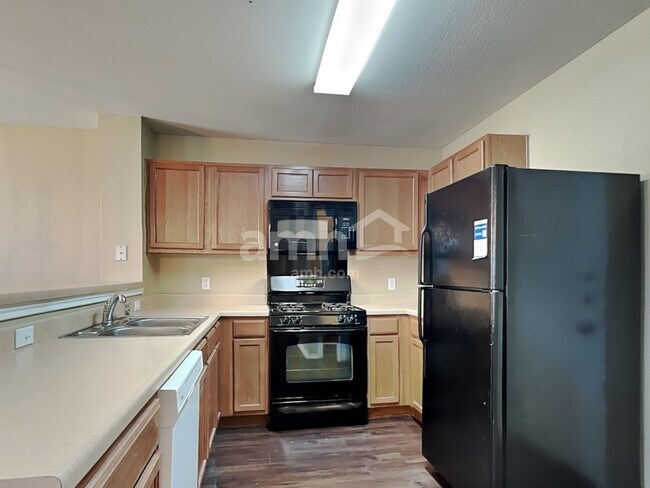Foto del edificio - 275 Black Forest Rd