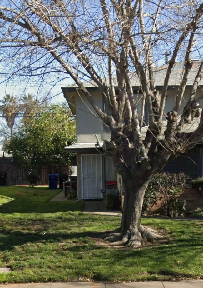 Foto del edificio - Comfortable 2-Bedroom Unit in North Sacram...