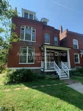 Building Photo - 4950 Magnolia Ave