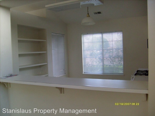 Building Photo - 3 br, 2 bath House - 2128 Ustick Road