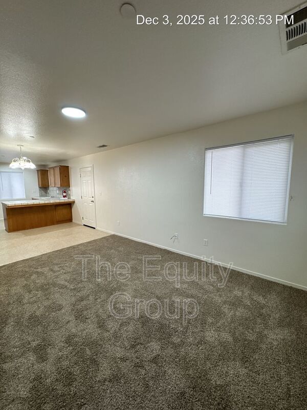 Foto del edificio - 2132 W Lark Ave