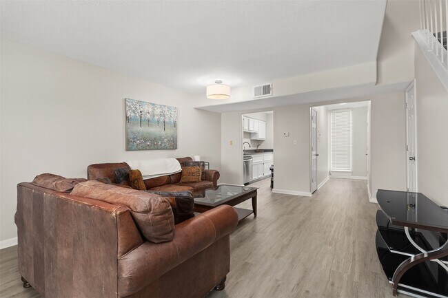 Building Photo - 215 Postoffice St