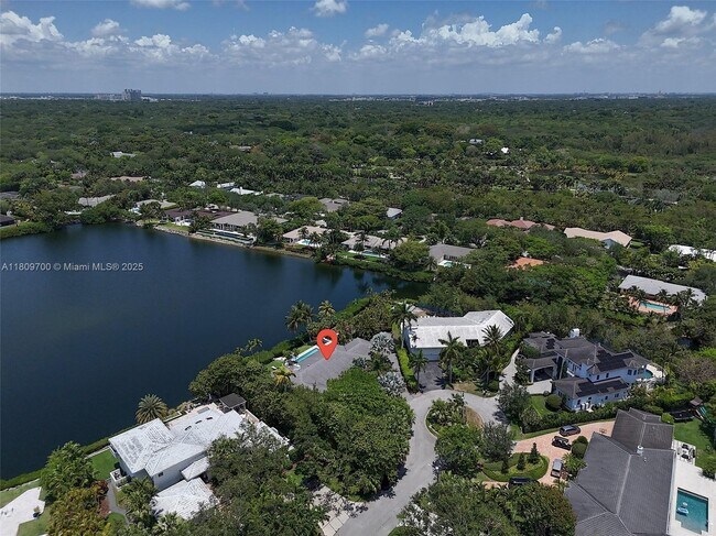 Foto del edificio - 415 Rovino Ave