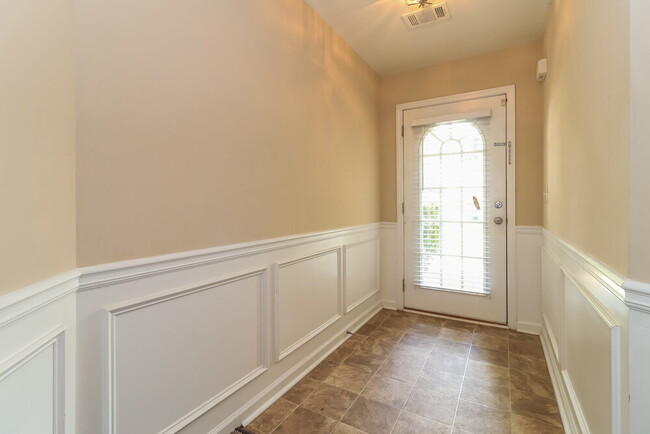 Building Photo - 347 Hidden Creek Ln