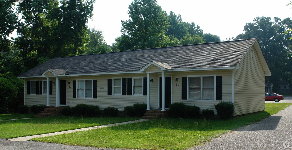 Building Photo - 1000-1002 Cain Rd