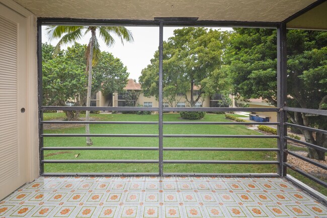 Vista del patio - 1251 NW 13th St