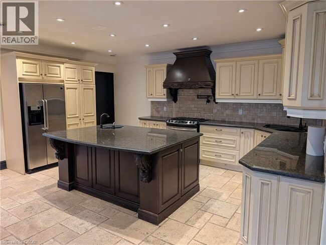 Photo du bâtiment - 1645 Main St E