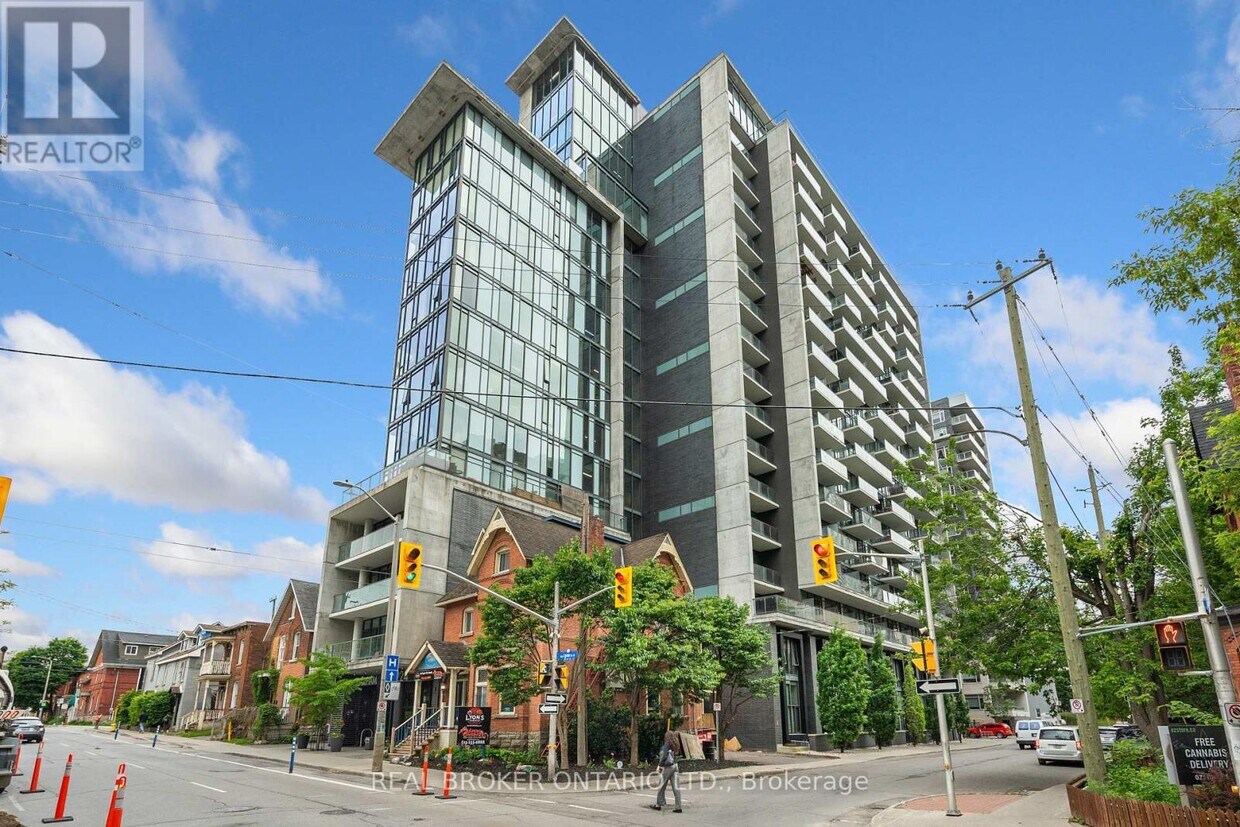 Primary Photo - 224-1224 Lyon St. N
